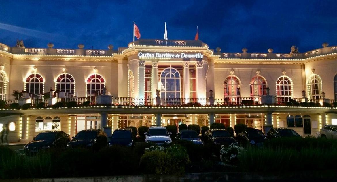 L'Ancre Rouge Deauville Buitenkant foto